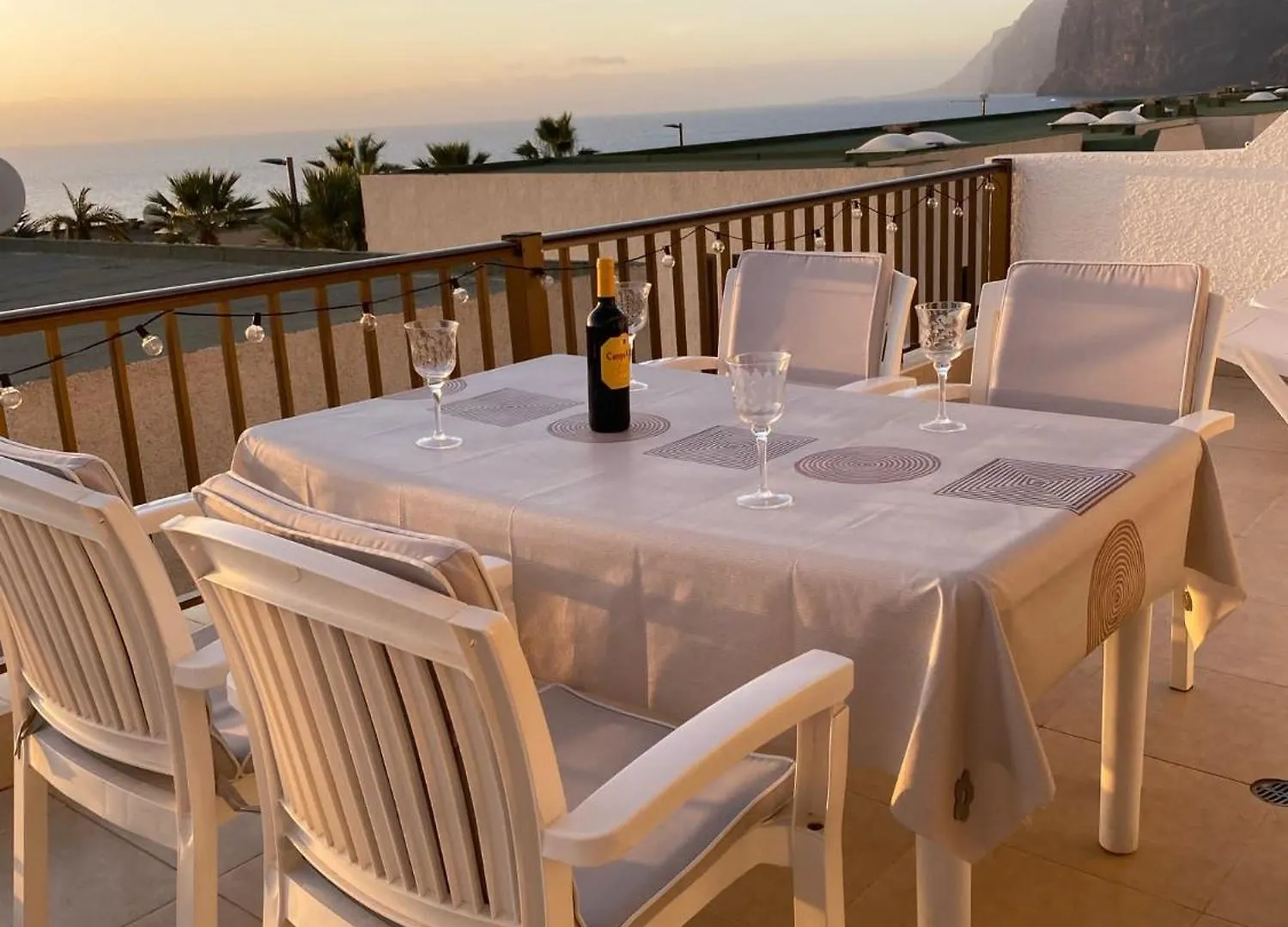 Tamara Komplex: Oceanfront Oasis with Pool in Los Gigantes Acantilado de los Gigantes